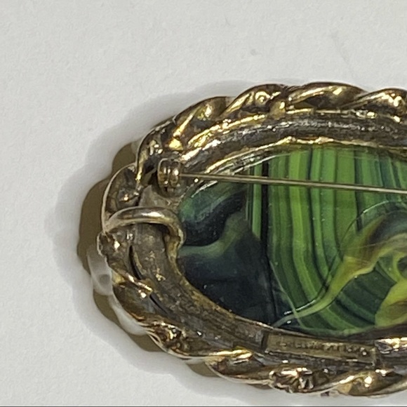 Kelly Waters Oval Brooch Pin and Pendant Green Marbled Stone with Gold Tone - Picture 8 of 12